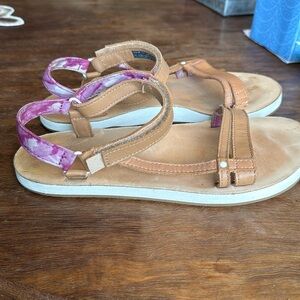 ✨Teva Sandals 8✨
